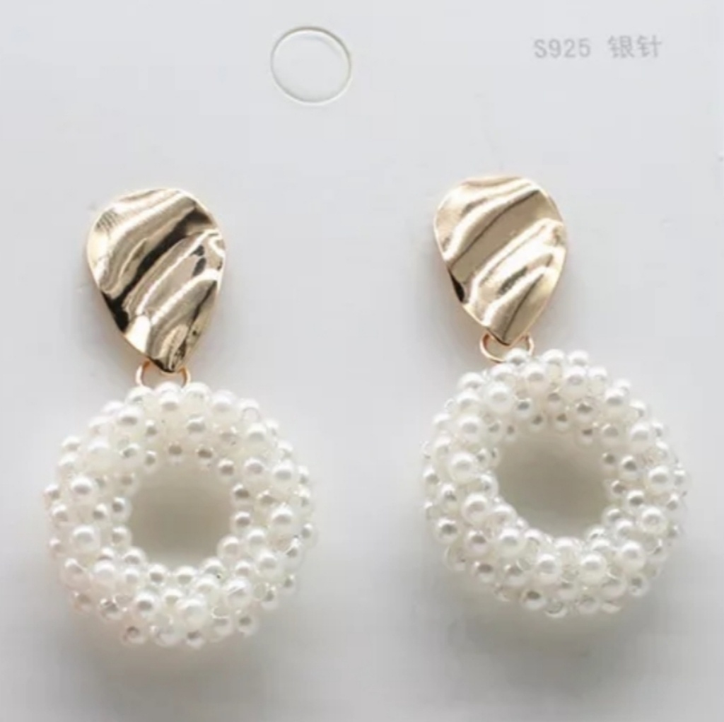 Elegant Pearl Dangle Earrings